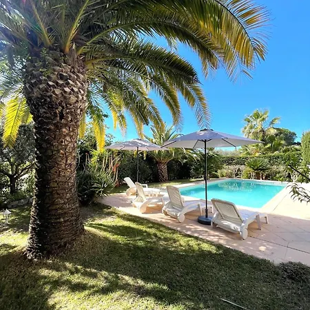 Villa Maison Cosy En Bordure Du Golf. Saint-Raphaël